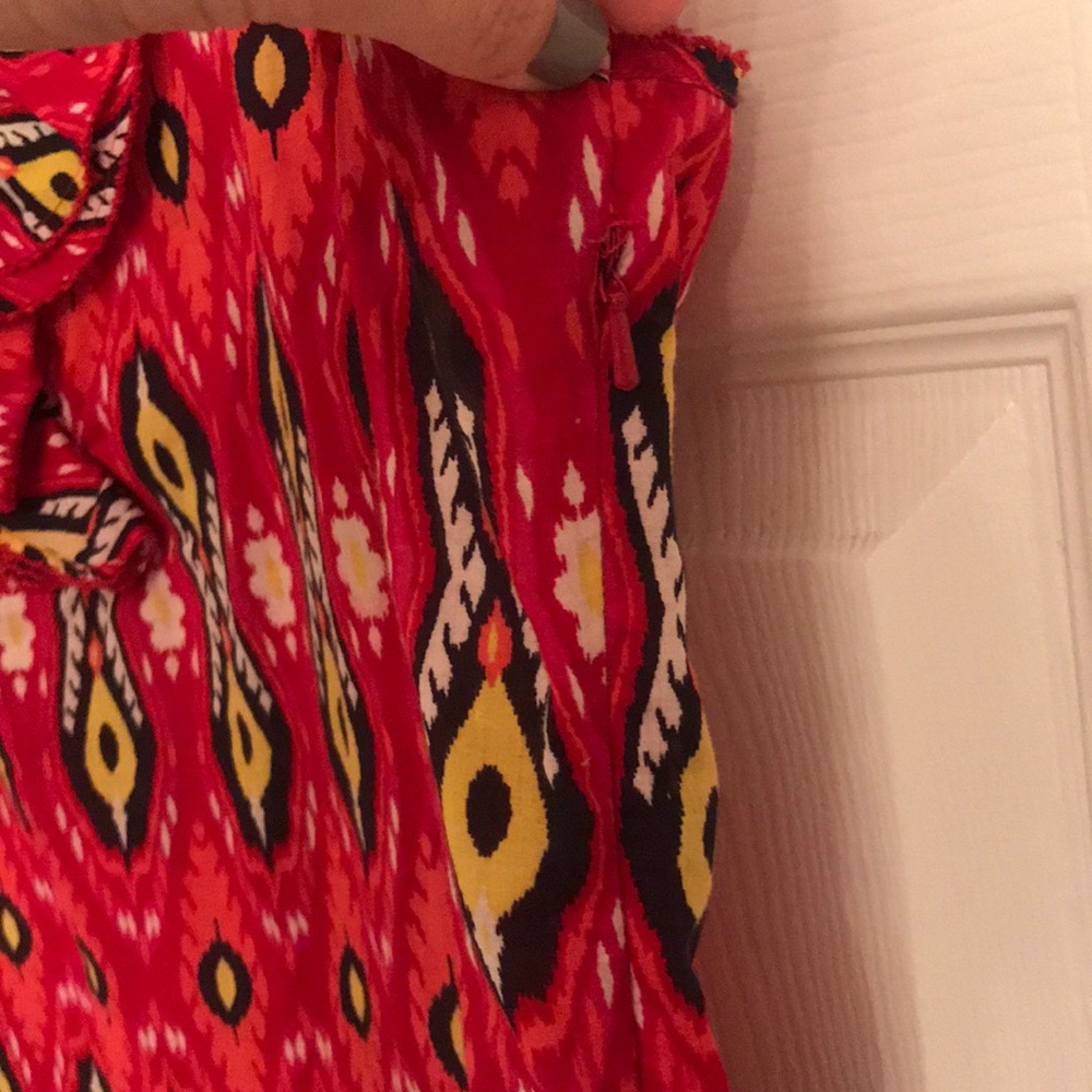 Tory Burch Red Patterned Top with Ruffle Front - Picture 4 of 5